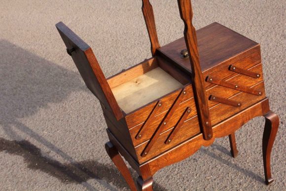 Винтажный дубовый ящичек для рукоделия 