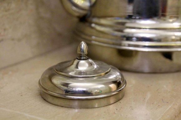 Старинный огромный чайник - серебрение. Идеальное состояние. JIMA