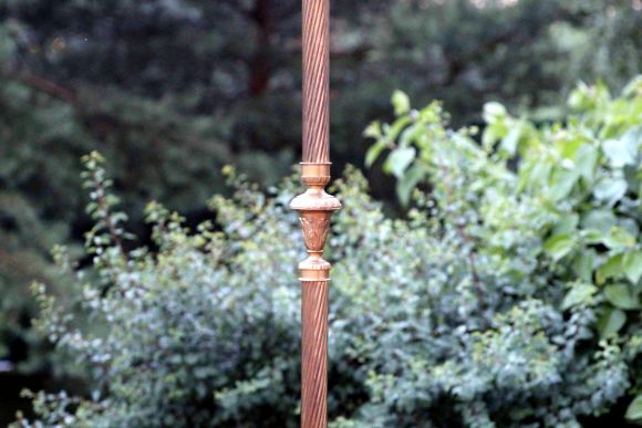 Великолепная латунная напольная вешалка 