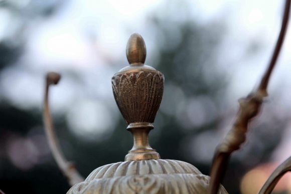 Великолепная латунная напольная вешалка 