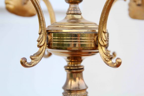 Восхитительная напольная вешалка из латуни