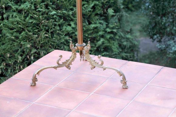 Восхитительная напольная вешалка из латуни