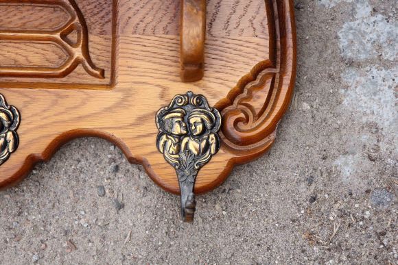  Очень интересная, антикварная вешалка