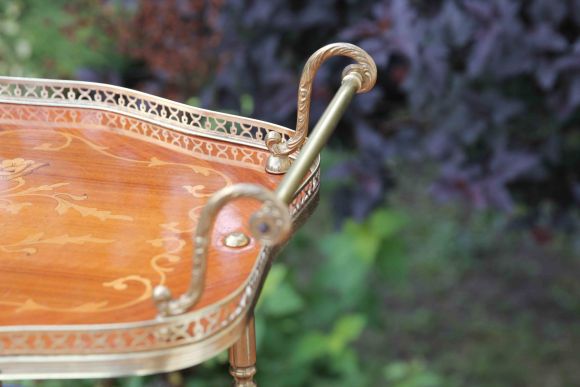 Красивый сервировочный столик. Европа. Начало 20 века