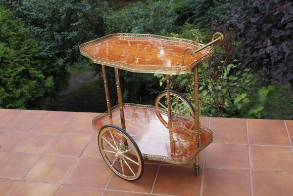 Красивый сервировочный столик. Европа. Начало 20 века