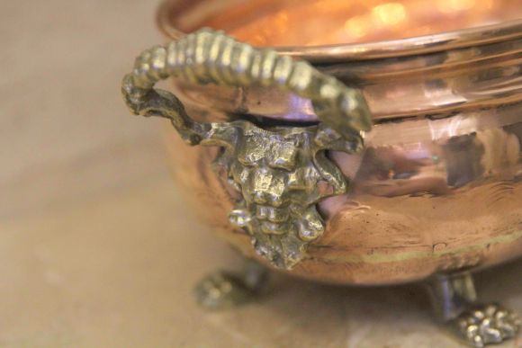 Роскошное кашпо из меди. Европа. Начало 20 века