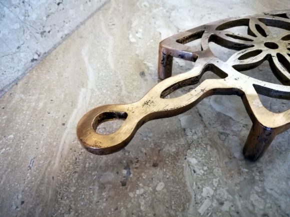 латунная литая подставка под утюг. Идеальное состояние. Середина 20 в