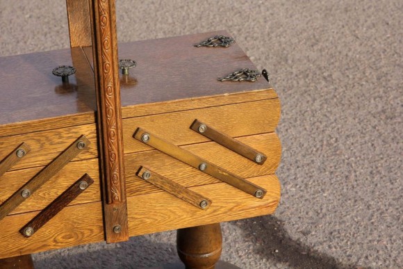 Винтажный сундучок для рукоделия из дуба