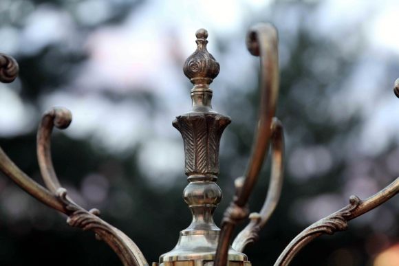 Шикарная богатая напольная вешалка из латуни