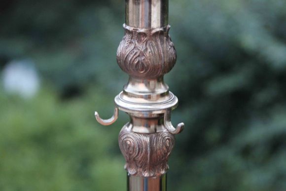 Шикарная богатая напольная вешалка из латуни