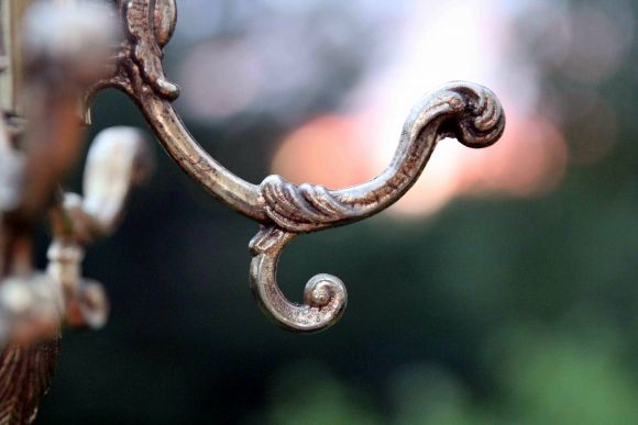 Шикарная богатая напольная вешалка из латуни