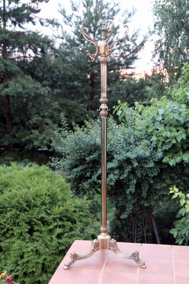 Шикарная богатая напольная вешалка из латуни