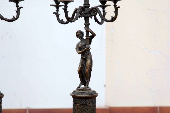 Огромные парные канделябры из бронзы.