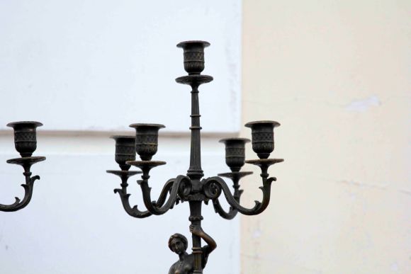 Огромные парные канделябры из бронзы.