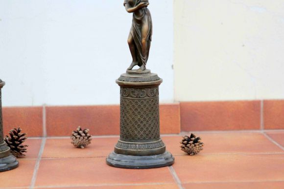 Огромные парные канделябры из бронзы.