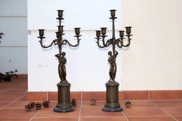 Огромные парные канделябры из бронзы.