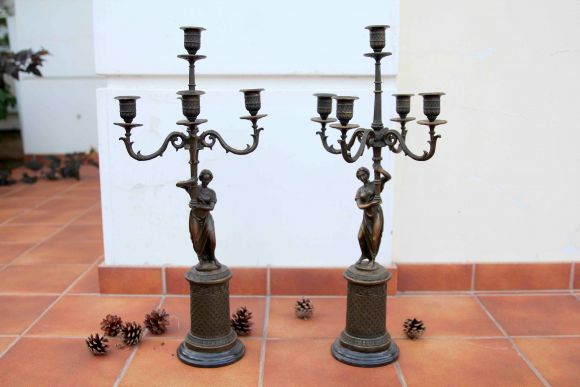 Огромные парные канделябры из бронзы.