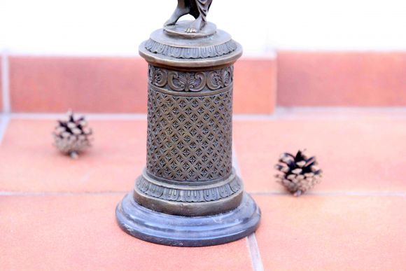 Огромные парные канделябры из бронзы.