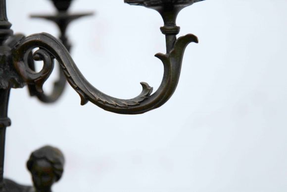 Огромные парные канделябры из бронзы.