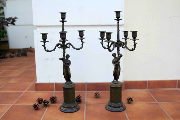 Огромные парные канделябры из бронзы.