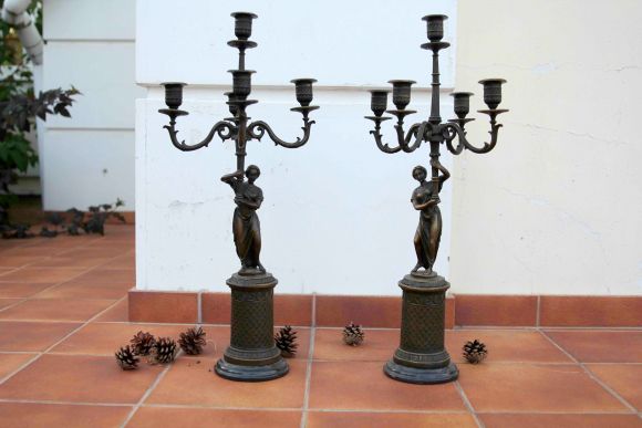 Огромные парные канделябры из бронзы.
