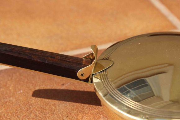 Сервировка стола. Винтажная латунная ёмкость с стекляной чашей.