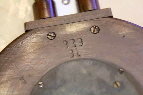 Старинный резной барометр и термометр. Рабочее состояние. Европа