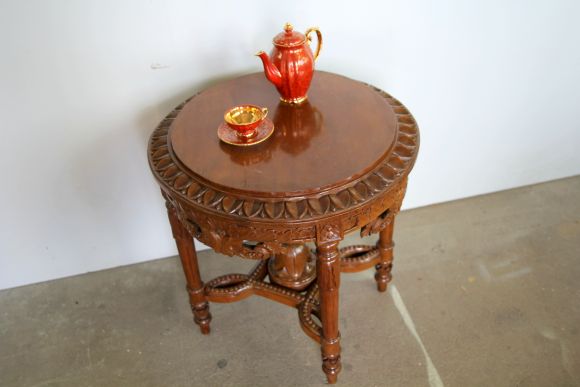 Старинный резной столик из массива