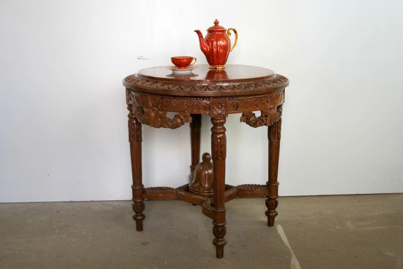 Старинный резной столик из массива
