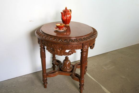 Старинный резной столик из массива
