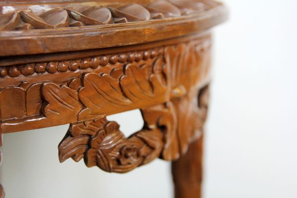 Старинный резной столик из массива