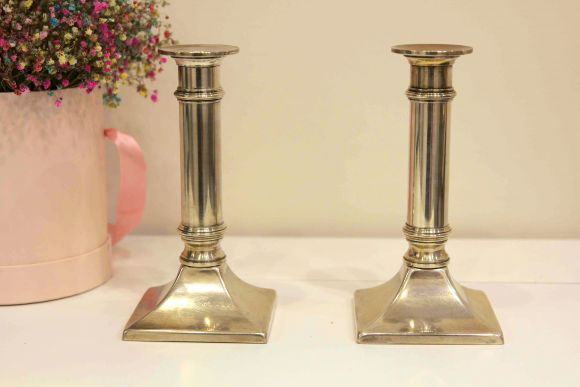 Пара  лаконичных  посеребренных подсвечников. Европа. Середина 20в.