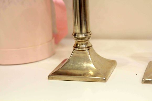 Пара  лаконичных  посеребренных подсвечников. Европа. Середина 20в.