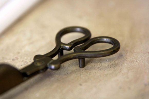 Изящный акссесуар для подсвечников гаситель 