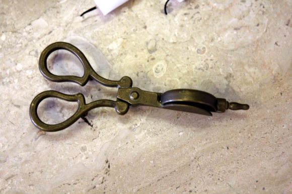 Изящный акссесуар для подсвечников гаситель 