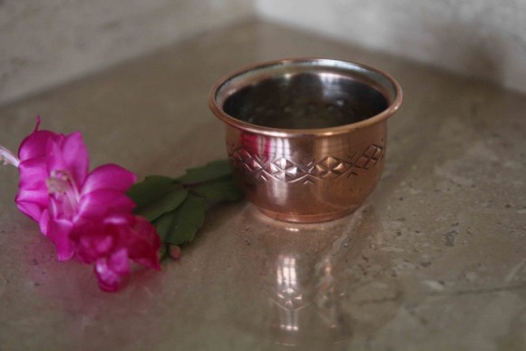 Интересная, небольшая чаша-пиала из меди. Европа.Начало 20 века