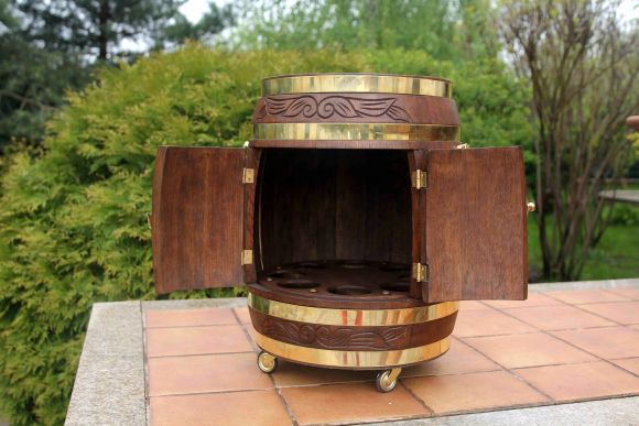 Деревянная резная бочка - бар. Ручная работа. Европа