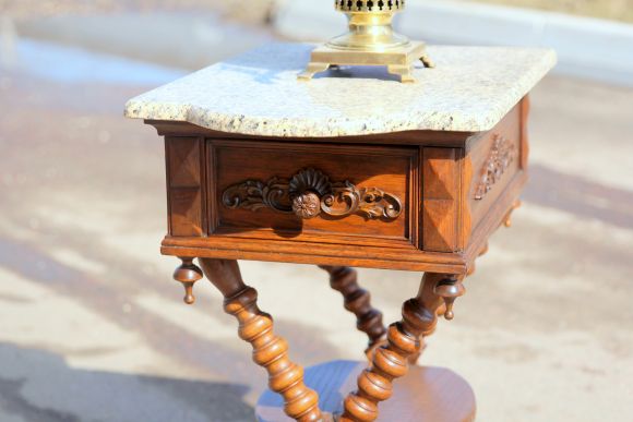Старинный самоварный столик с мраморной столешницей