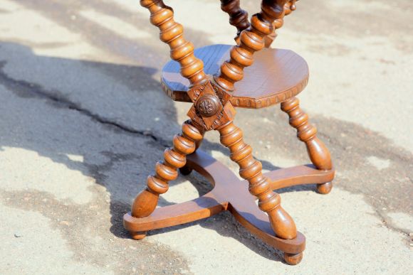 Старинный самоварный столик с мраморной столешницей