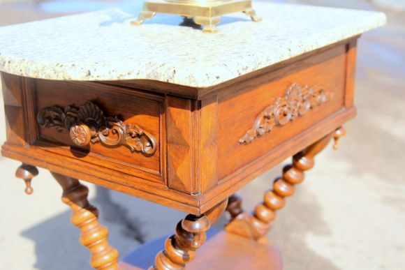 Старинный самоварный столик с мраморной столешницей