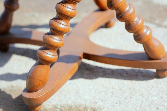 Старинный самоварный столик с мраморной столешницей