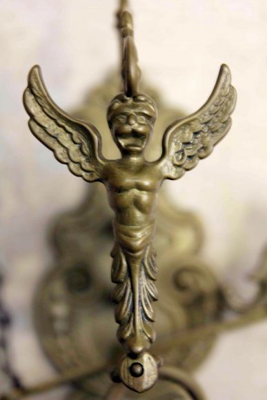 Латунный колокольчик для прихожей в патине