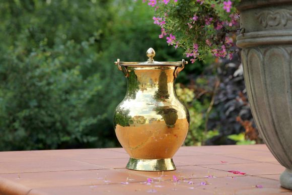 Антикварный кувшин с крышкой. Европа. Начало 20 века