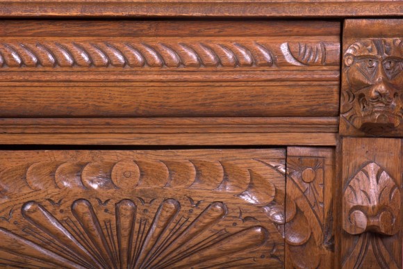 Резной дубовый буфет с Витражами. Европа. Начало 20 века