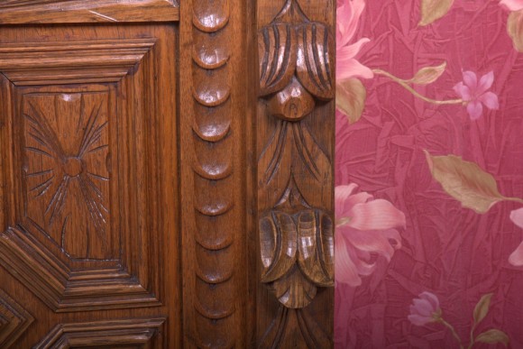 Резной дубовый буфет с Витражами. Европа. Начало 20 века