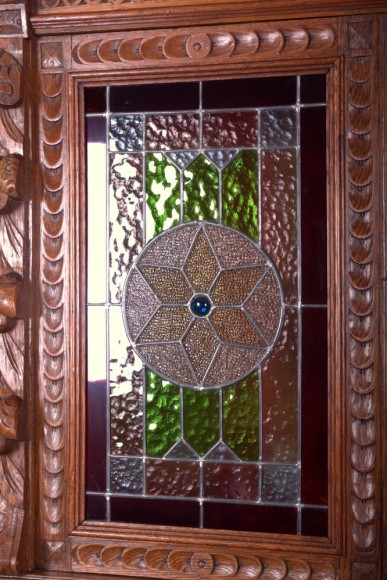 Резной дубовый буфет с Витражами. Европа. Начало 20 века