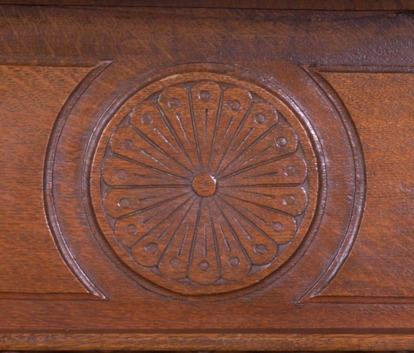 Резной дубовый буфет с Витражами. Европа. Начало 20 века