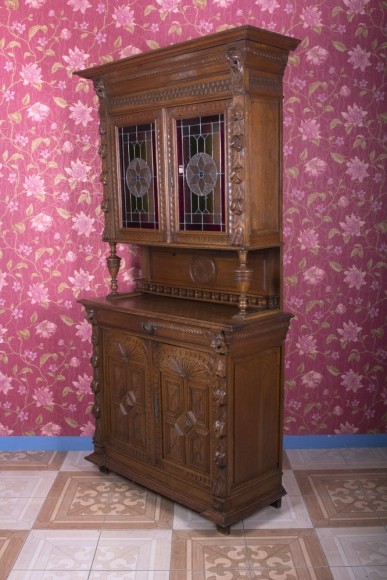 Резной дубовый буфет с Витражами. Европа. Начало 20 века