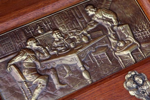 Очень уютная, антикварная полочка - вешалка на 6 крючков