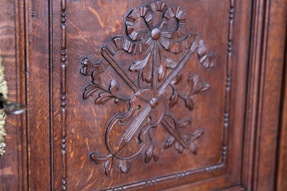 Старинный резной бар с секретами. Мужской стиль 
